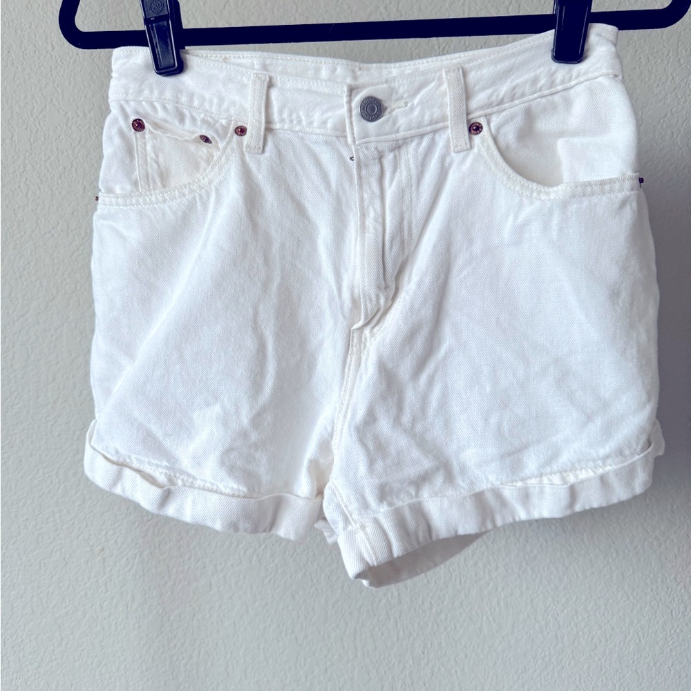 White Levi’s Jean Shorts